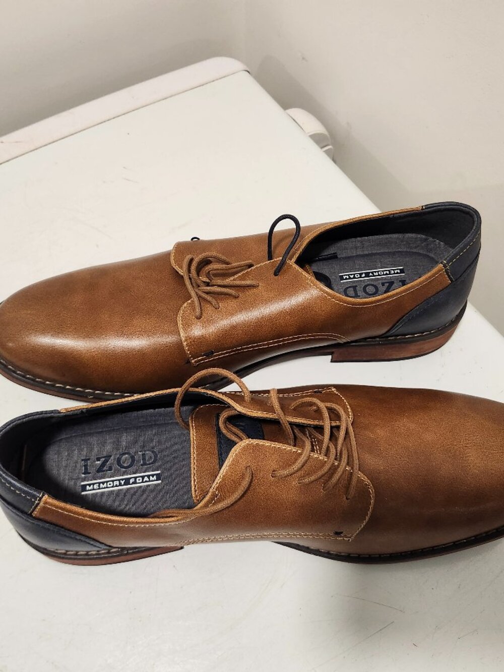 IZOD Mens Kasson Round Toe Oxford Shoes